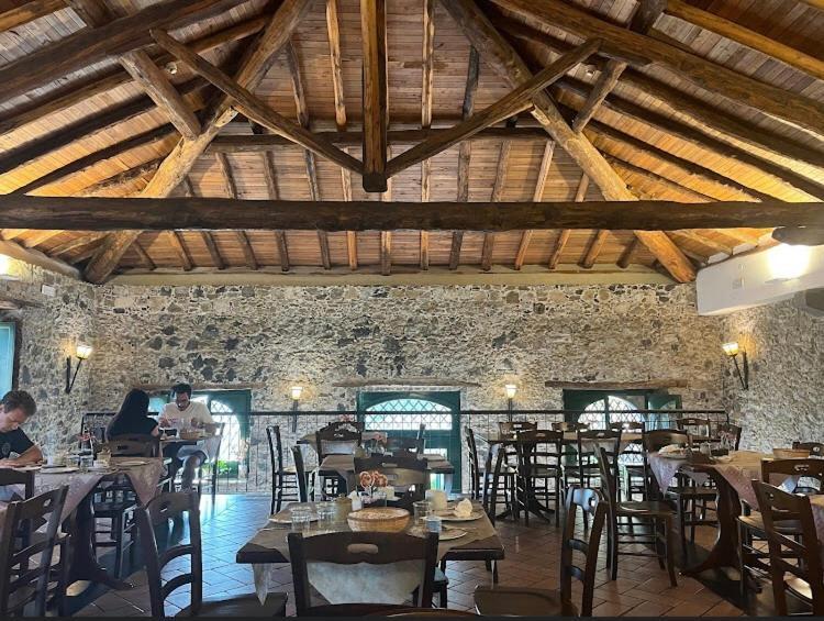 Antico Borgo Etneo Country Hotel Calatabiano Buitenkant foto