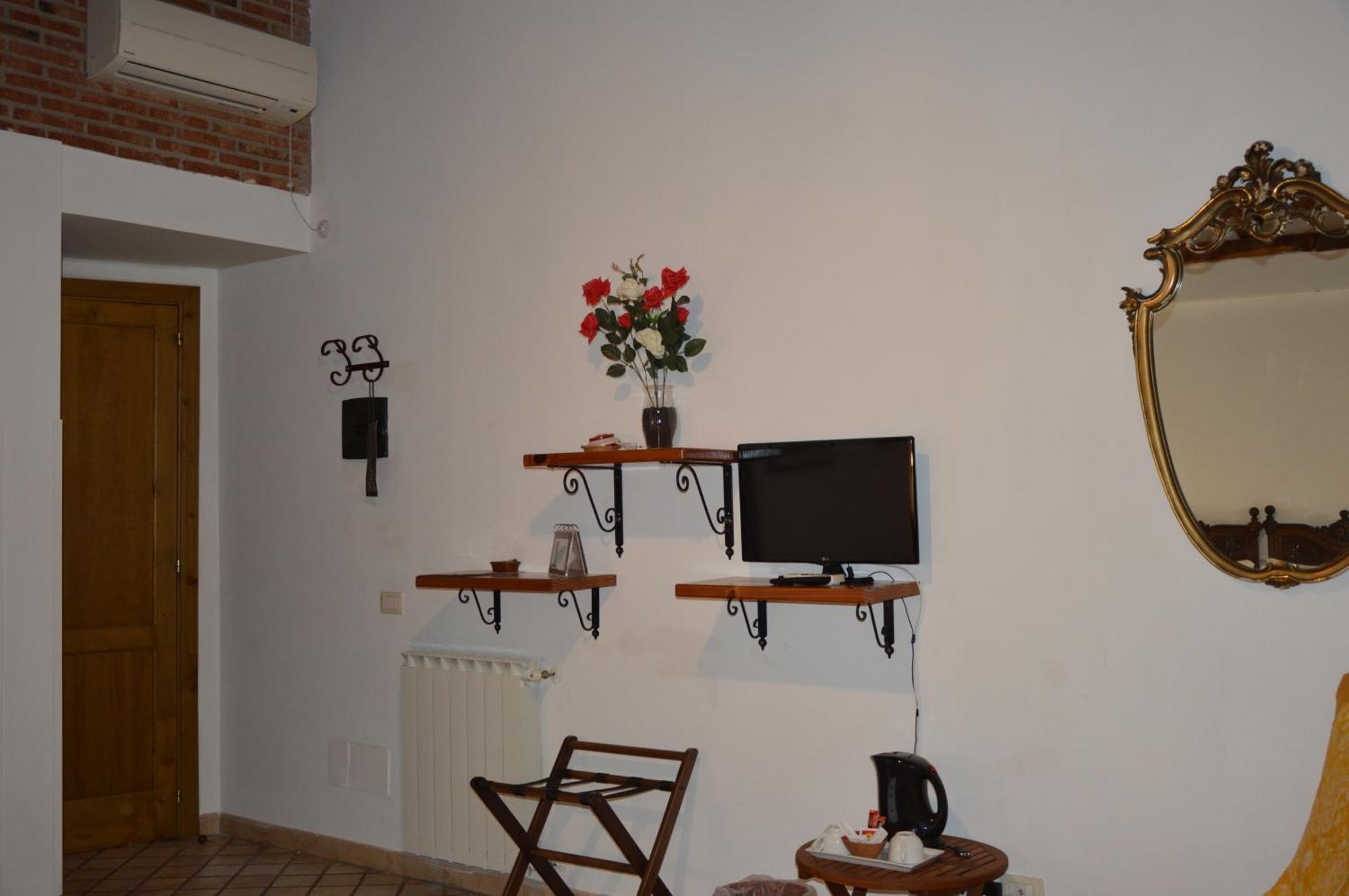 Antico Borgo Etneo Country Hotel Calatabiano Buitenkant foto