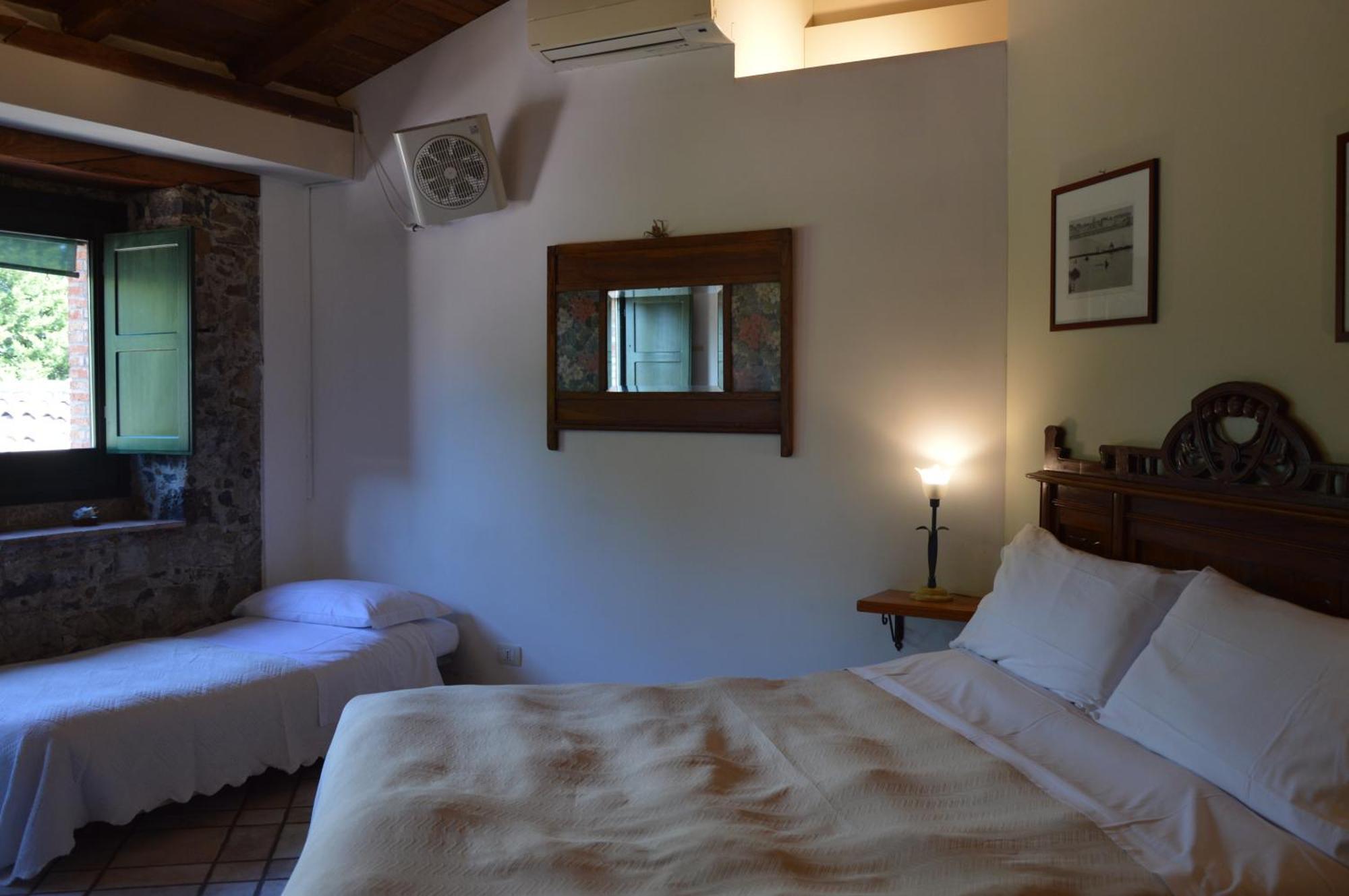 Antico Borgo Etneo Country Hotel Calatabiano Buitenkant foto