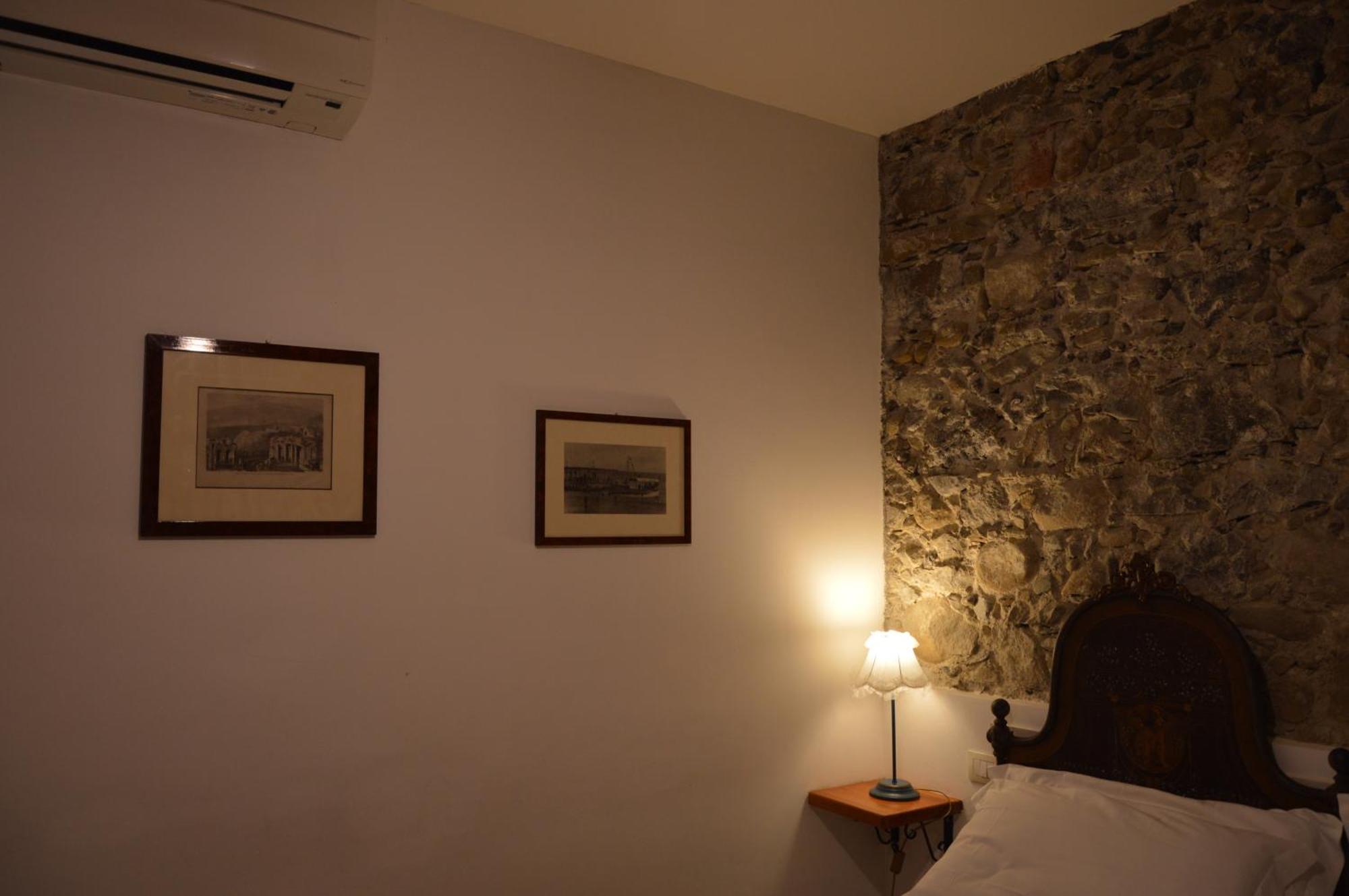 Antico Borgo Etneo Country Hotel Calatabiano Buitenkant foto