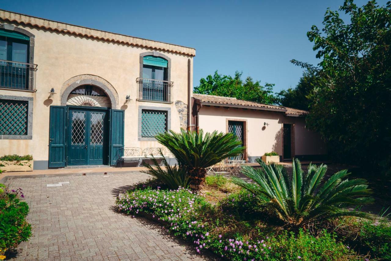 Antico Borgo Etneo Country Hotel Calatabiano Buitenkant foto