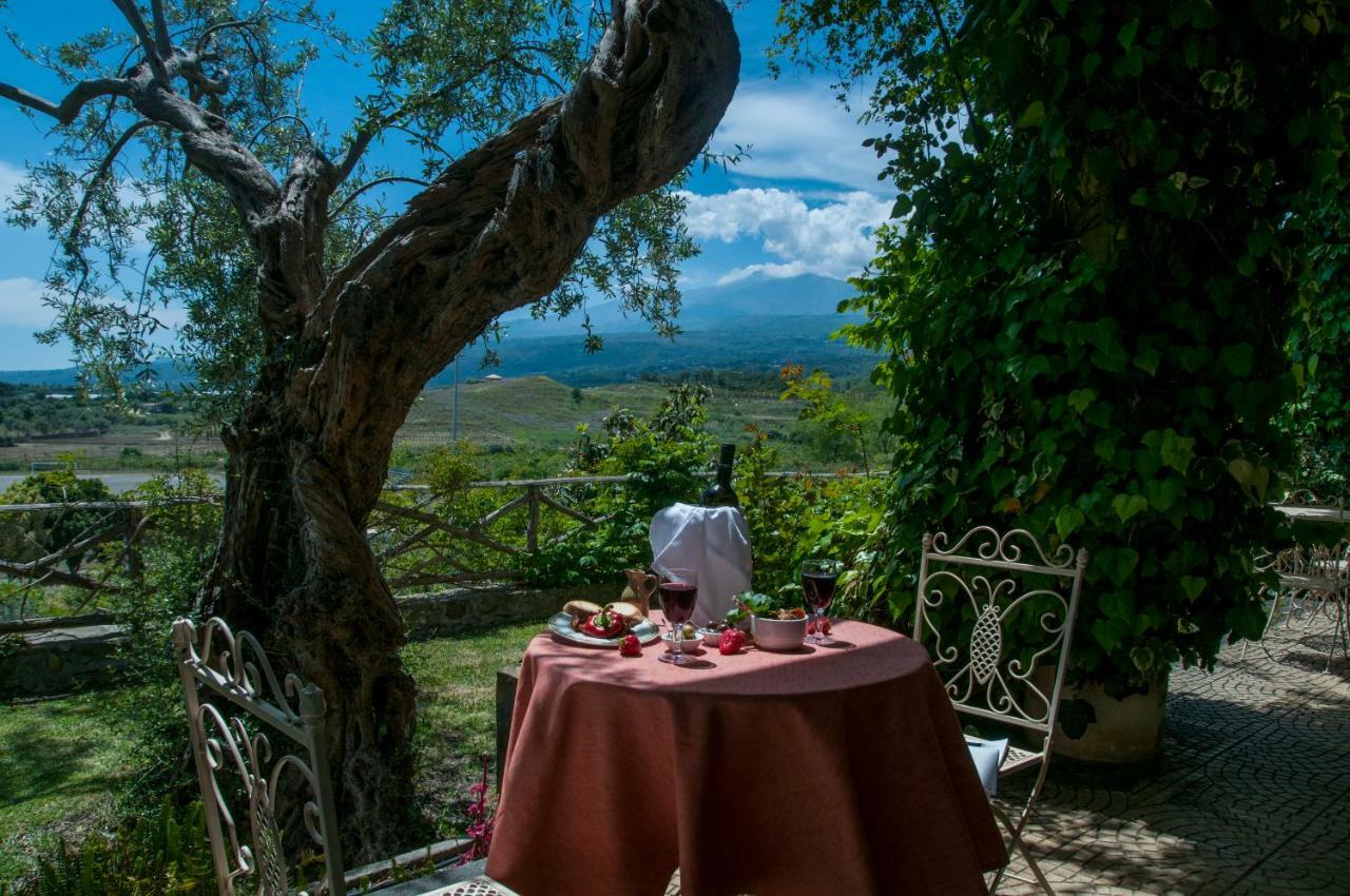 Antico Borgo Etneo Agriturismo Villa Calatabiano Buitenkant foto