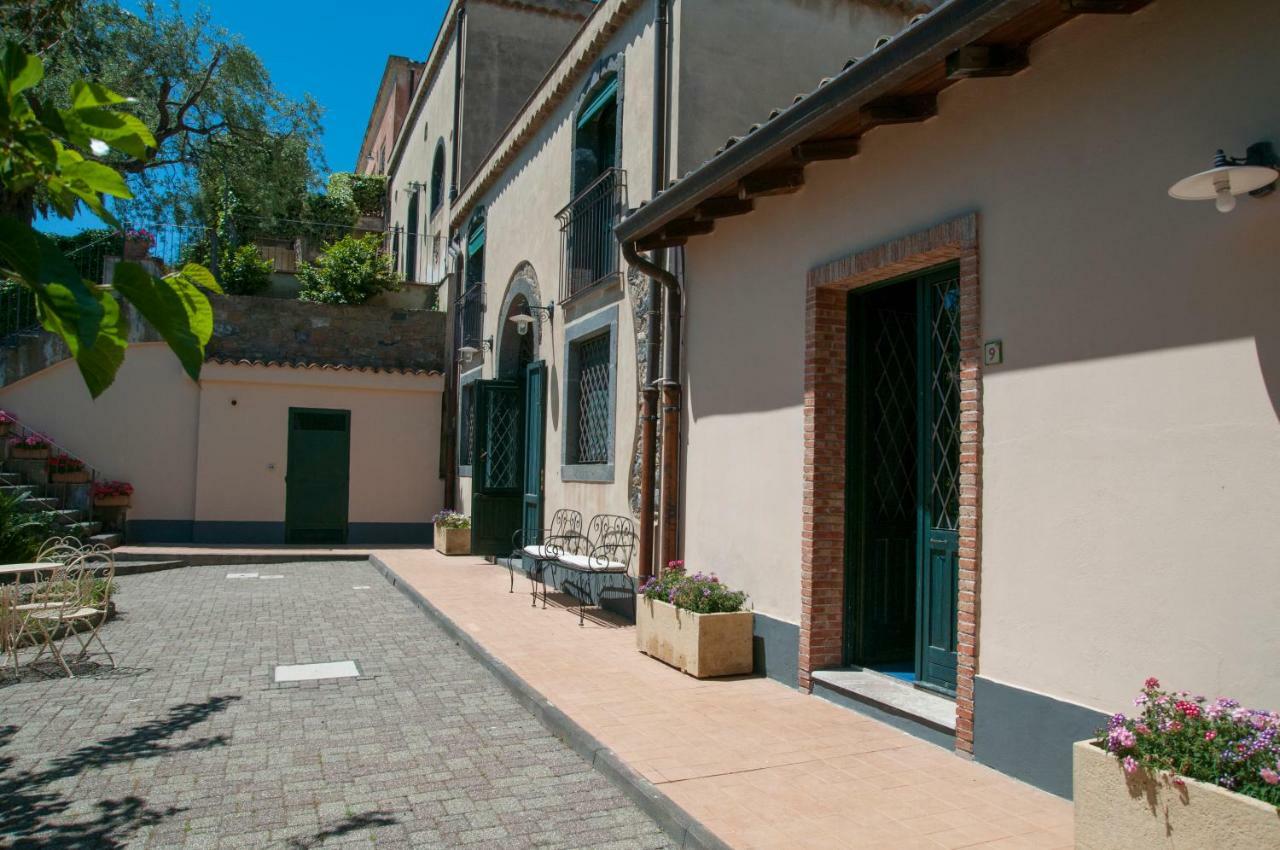 Antico Borgo Etneo Country Hotel Calatabiano Buitenkant foto