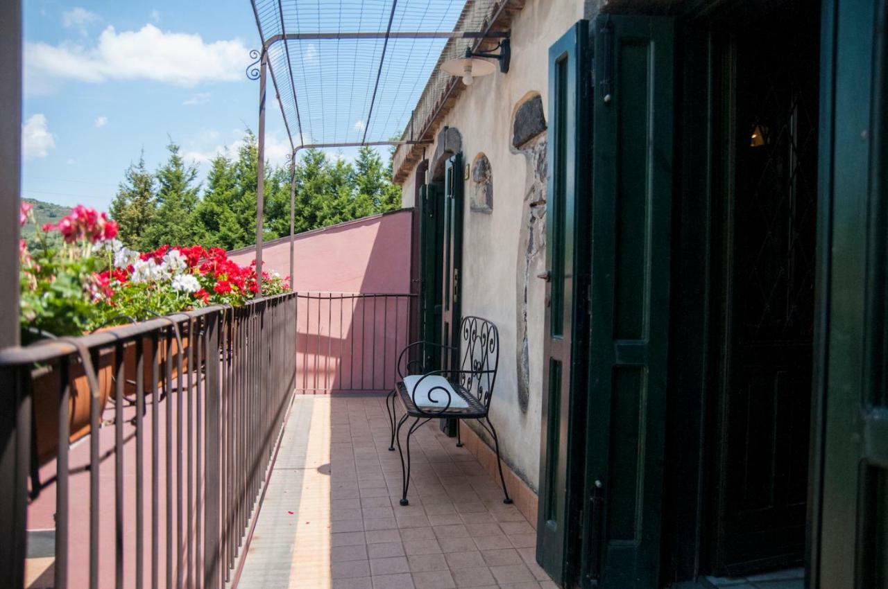 Antico Borgo Etneo Country Hotel Calatabiano Buitenkant foto