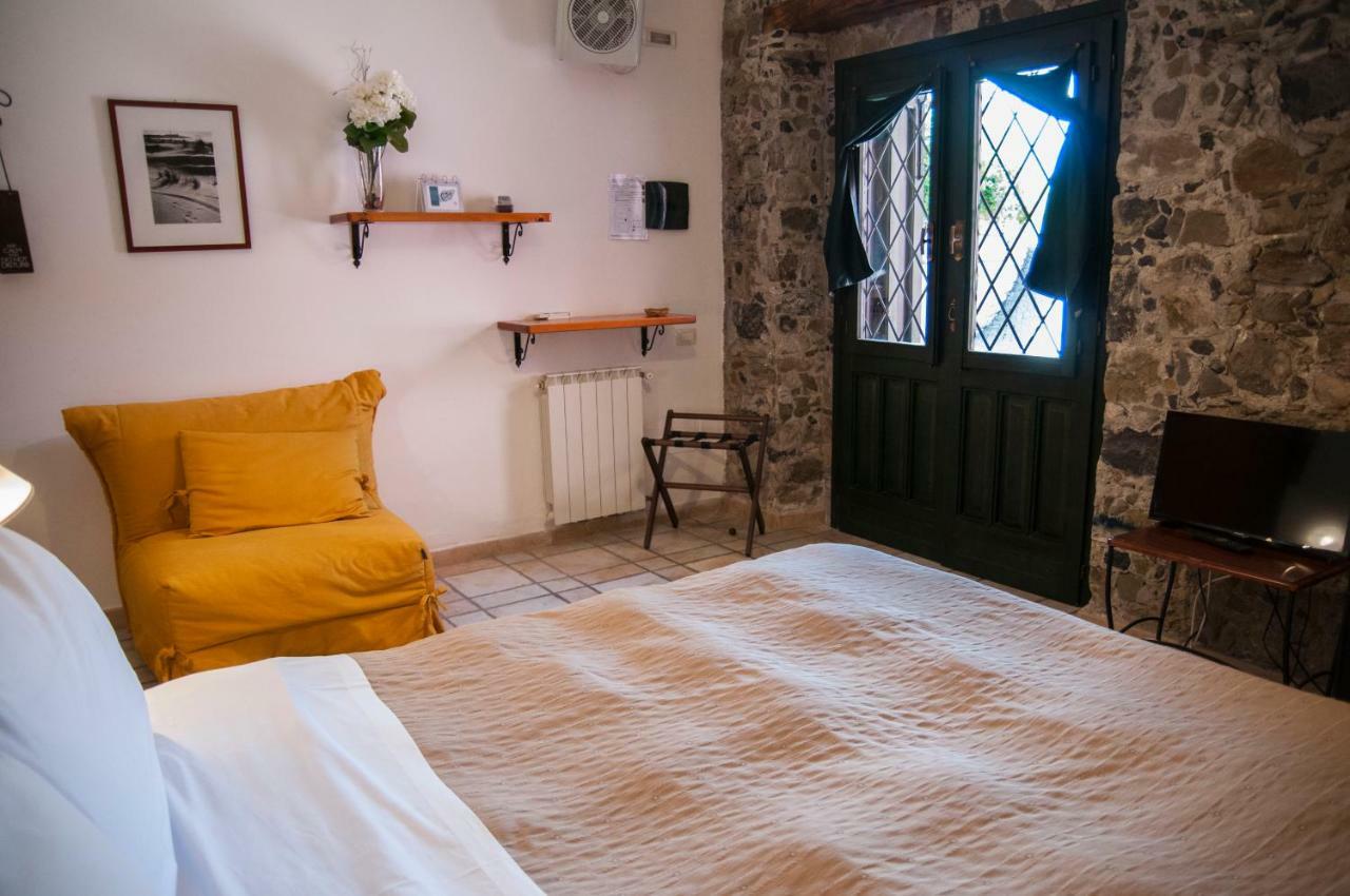 Antico Borgo Etneo Country Hotel Calatabiano Buitenkant foto